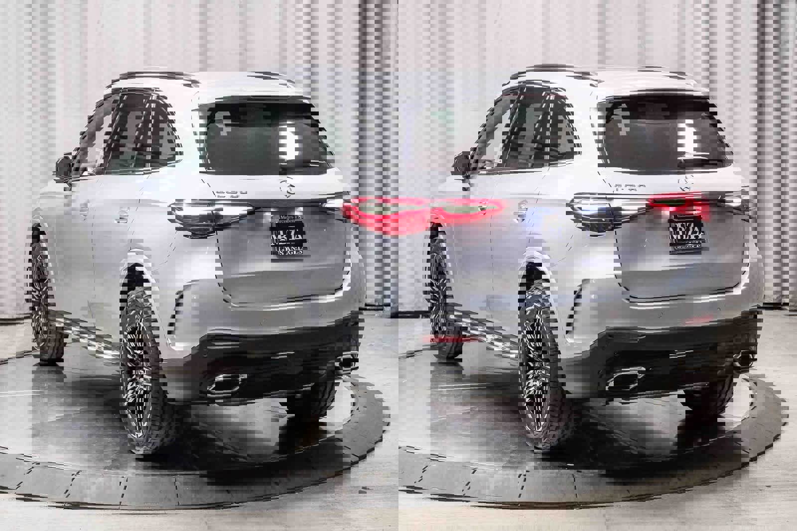 Used 2023 Mercedes-Benz GLC 300 image 2