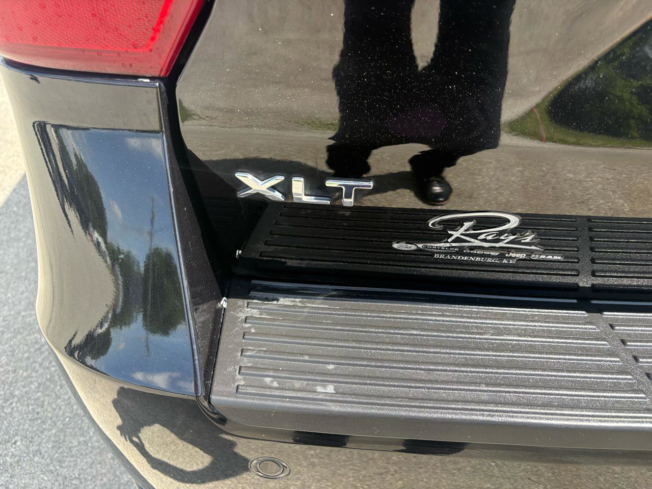 Used 2019 Ford Expedition XLT w/ Equipment Group 201A AWD/4WD image 9
