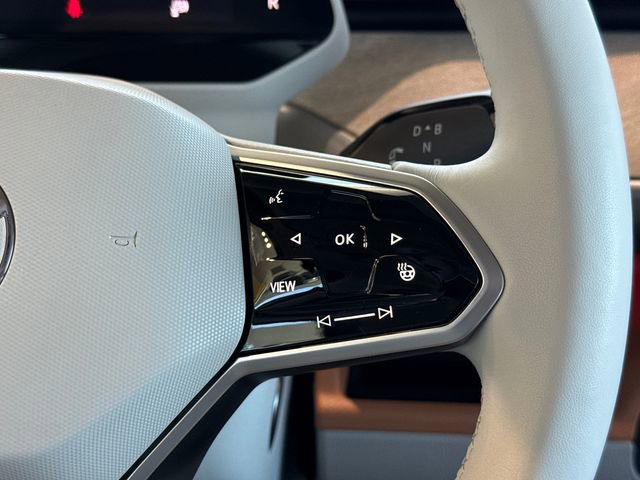 Used 2025 Volkswagen ID. Buzz 1st Edition image 30