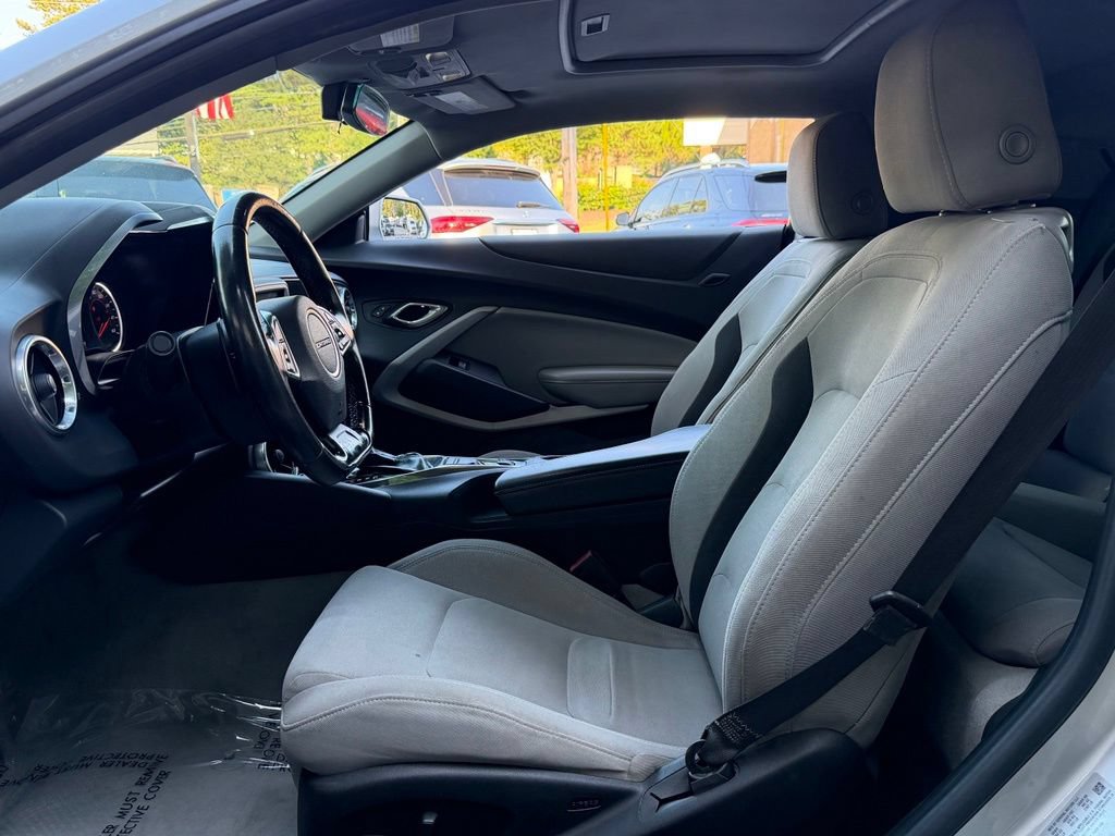 Used 2018 Chevrolet Camaro LT RWD image 25