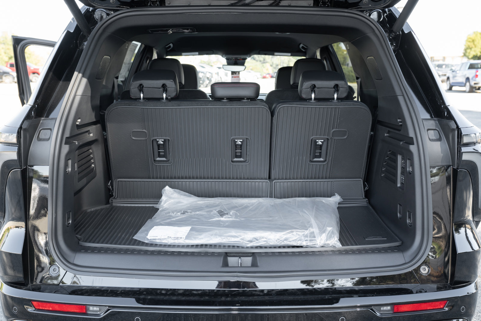 New 2026 Chevrolet Traverse RS w/ LPO, Floor Liner Package image 37