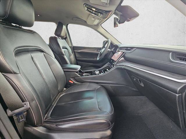 Used 2023 Jeep Grand Cherokee L Limited RWD image 19