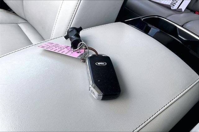 Used 2020 Kia Telluride S w/ S 8 Passenger Seating Package FWD image 36