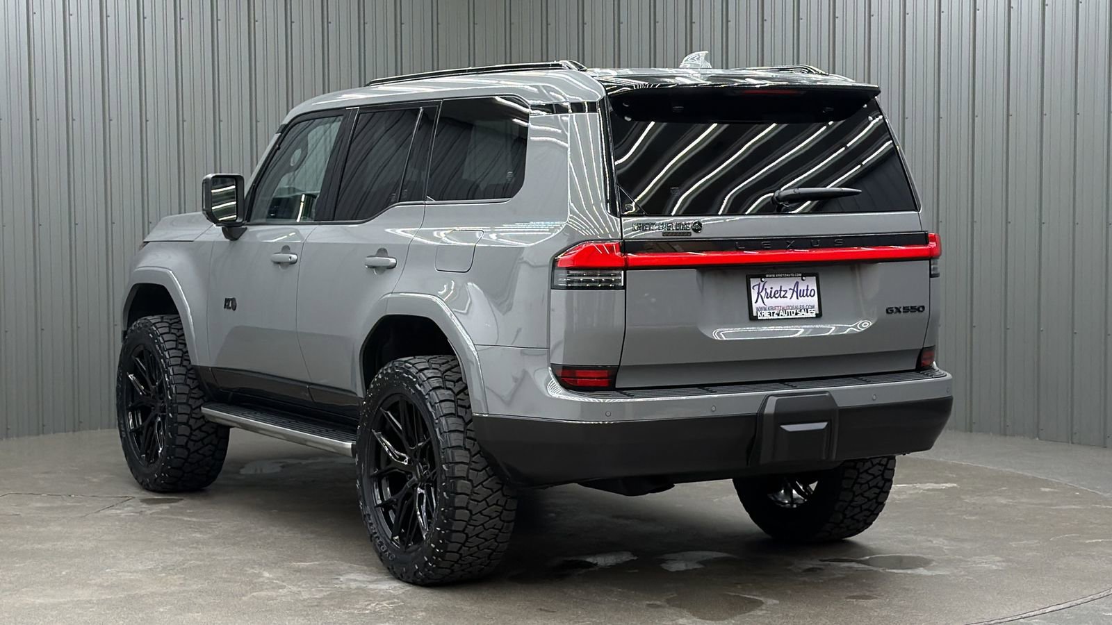 Used 2025 Lexus GX 550 w/ Accessory Package (2T) image 3