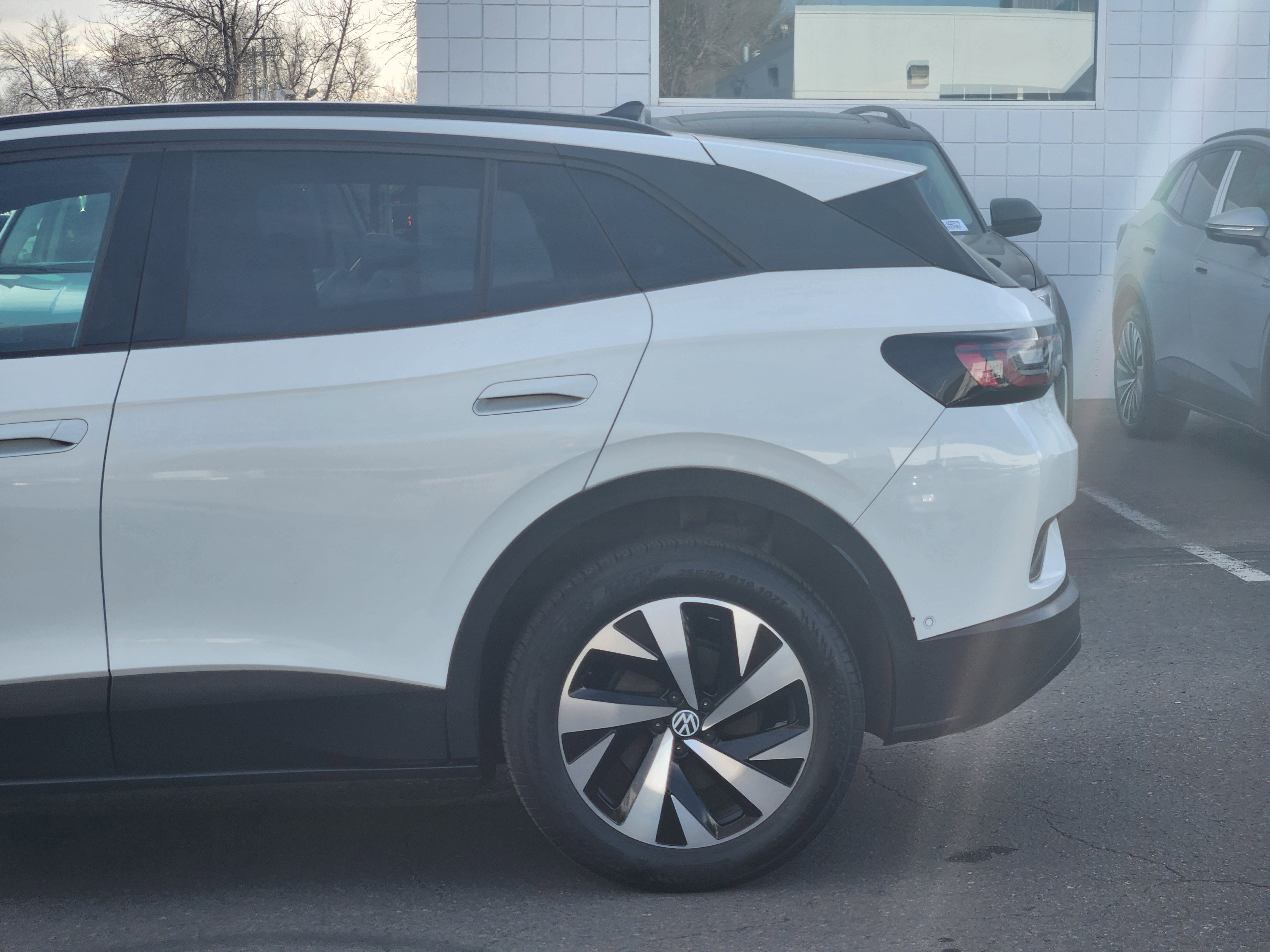 Certified 2023 Volkswagen ID.4 Pro image 3