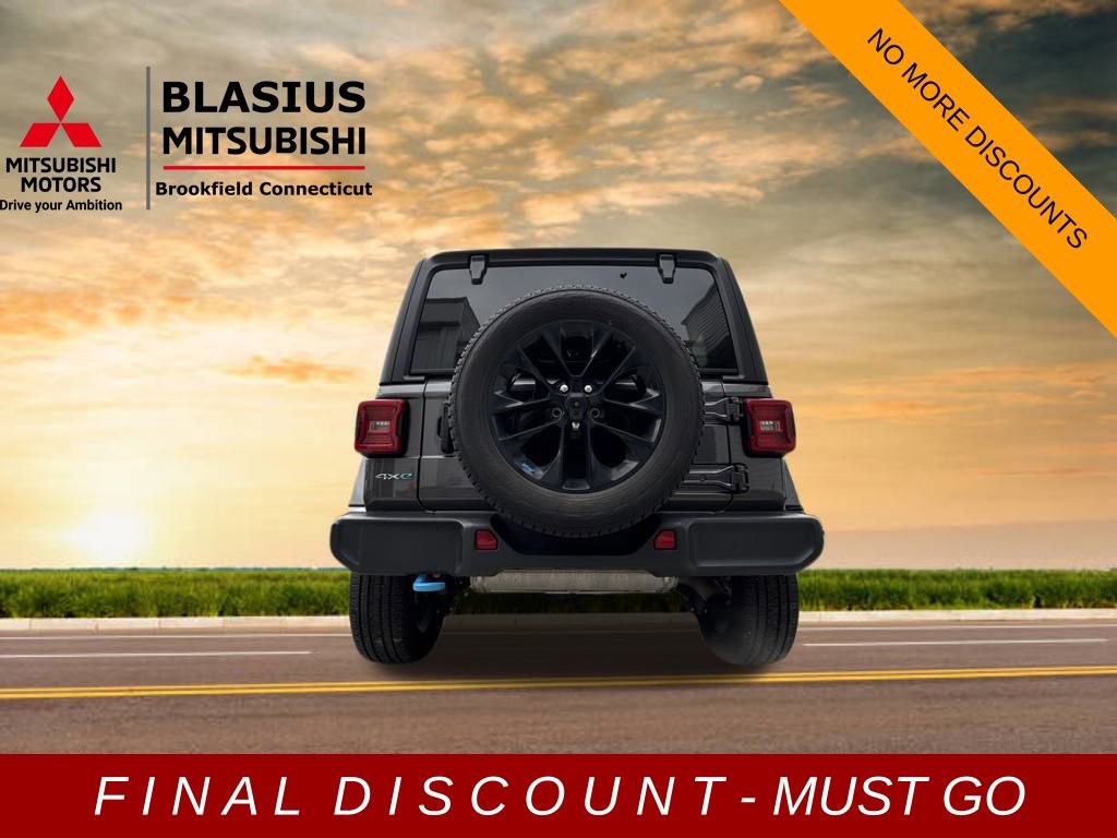 Used 2023 Jeep Wrangler Unlimited Sahara w/ Cold Weather Group image 39