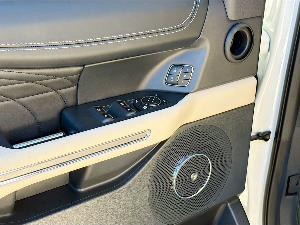 Used 2024 Ford Expedition Max Platinum image 17