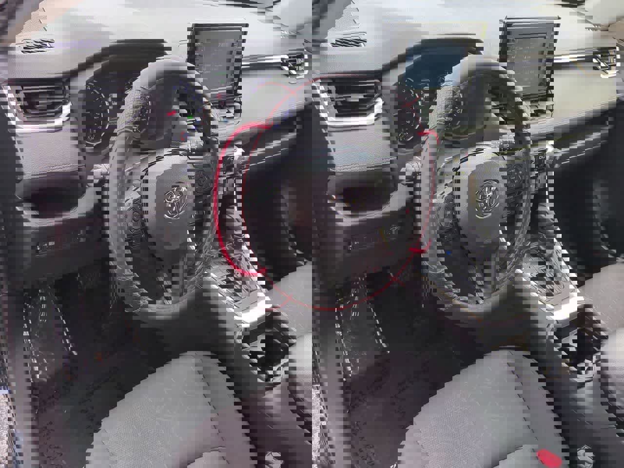 Used 2019 Toyota RAV4 XLE w/ Convenience Package image 10