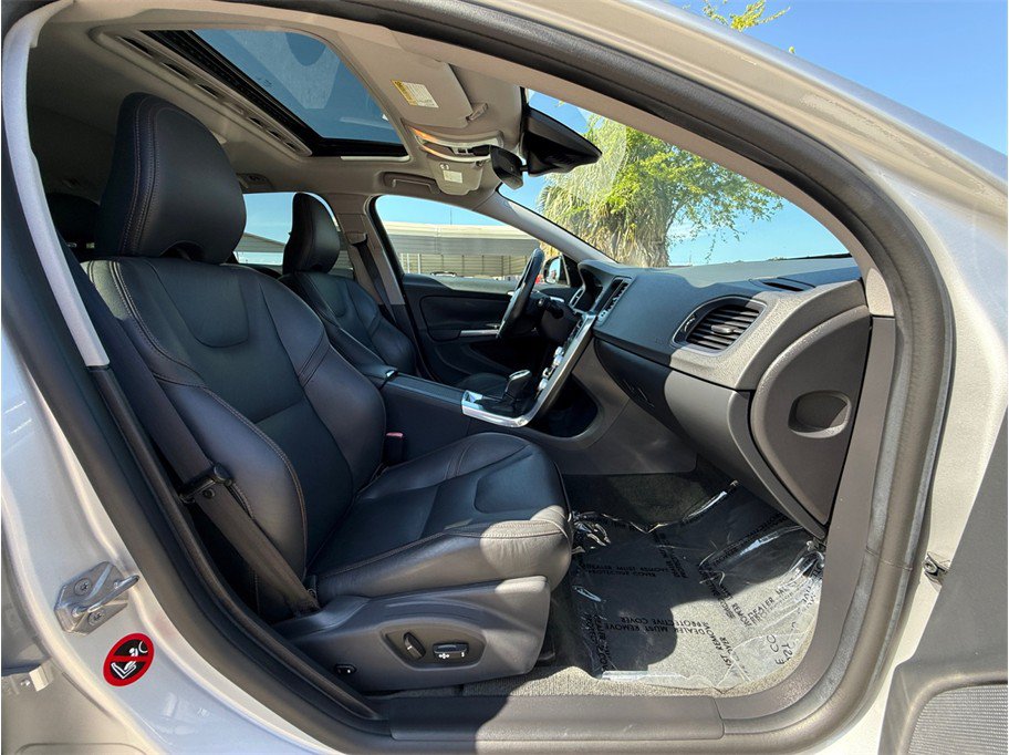 Used 2015 Volvo V60 T5 Cross Country AWD/4WD image 43