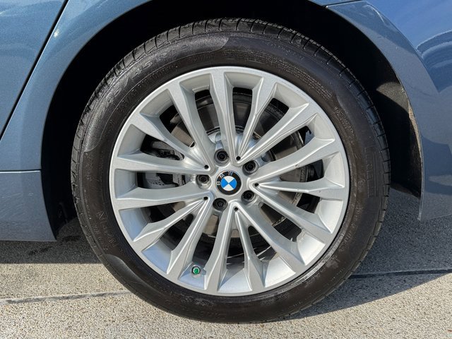 Used 2023 BMW 530i xDrive w/ Premium Package image 12