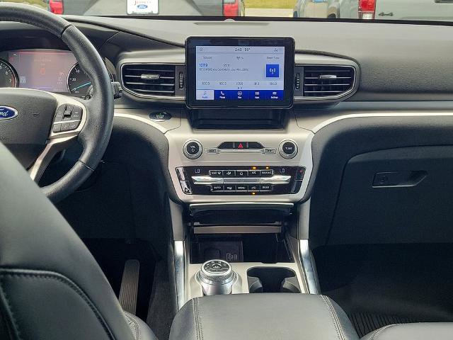 Certified 2021 Ford Explorer XLT w/ Equipment Group 202A AWD/4WD image 17