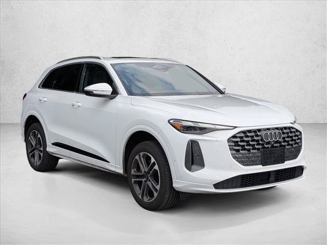 Certified 2025 Audi Q5 Premium w/ Convenience Package AWD/4WD image 3