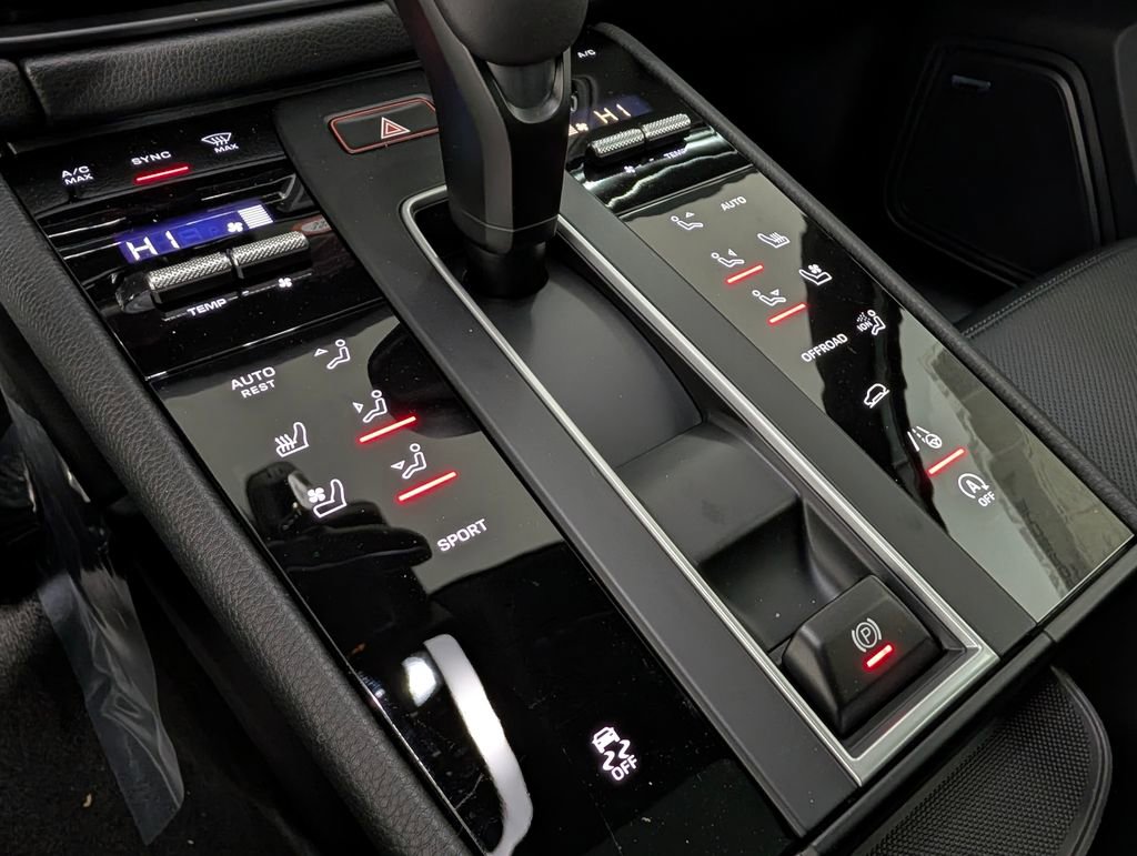 New 2026 Porsche Macan image 35