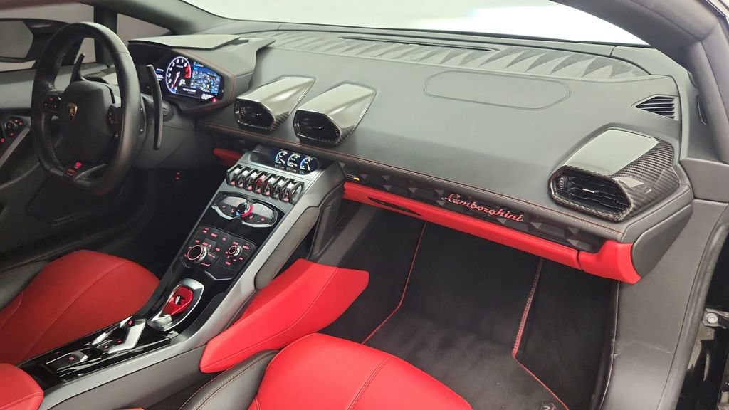 Used 2015 Lamborghini Huracan LP 610-4 AWD/4WD image 41
