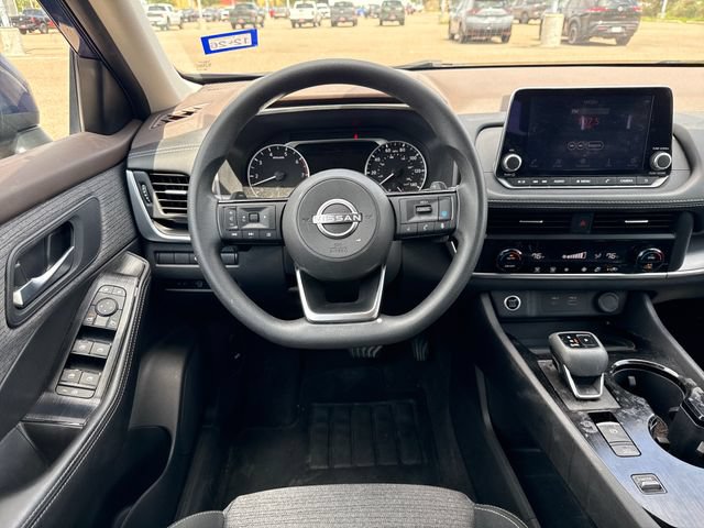 Certified 2023 Nissan Rogue SV FWD image 18