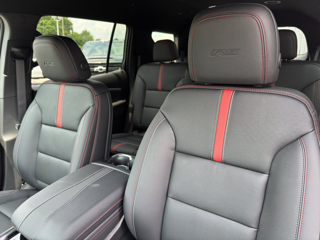 New 2025 Chevrolet Traverse RS image 24