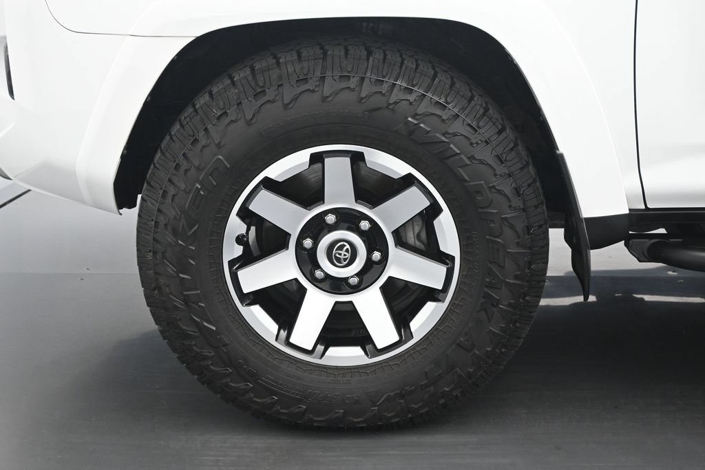 Used 2022 Toyota 4Runner TRD Off-Road AWD/4WD image 24