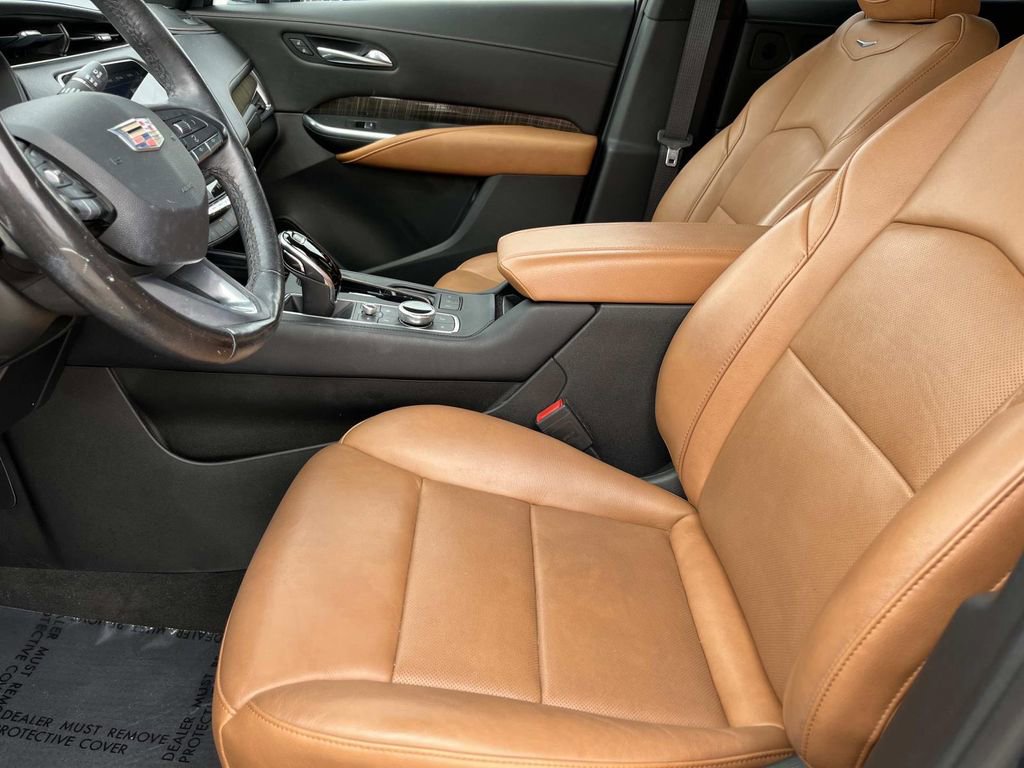 Used 2021 Cadillac XT4 Premium Luxury image 28