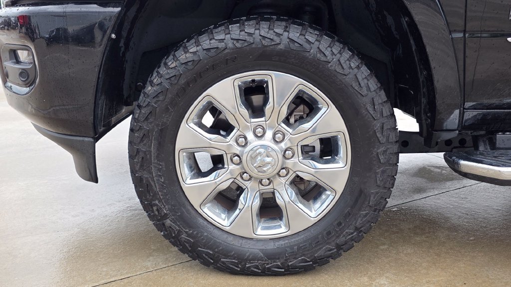 Used 2021 RAM 2500 Limited w/ Body Color Bumper Group AWD/4WD image 11