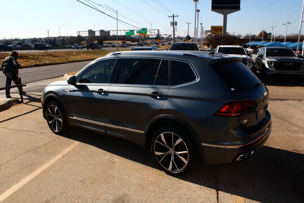 Used 2023 Volkswagen Tiguan SEL R-Line image 11