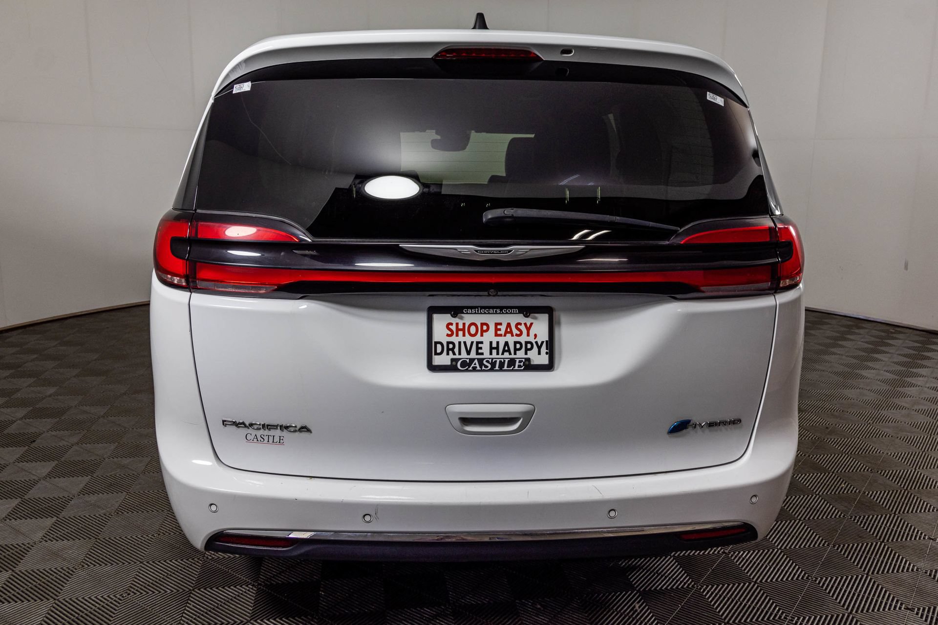 Used 2024 Chrysler Pacifica Limited FWD image 17