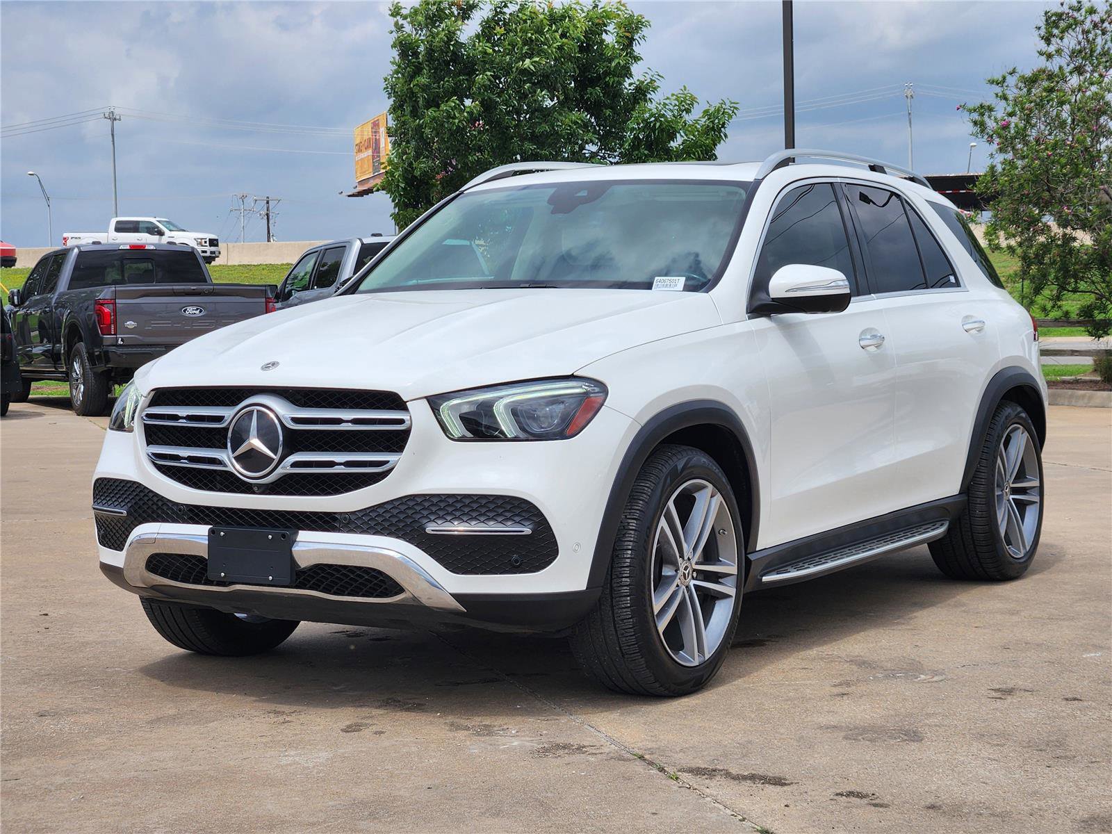 Used 2021 Mercedes-Benz GLE 350 image 2
