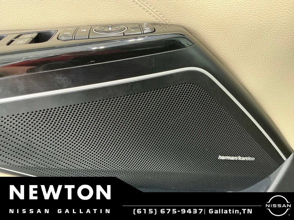 Used 2018 Kia Cadenza Premium w/ Luxury Package FWD image 37