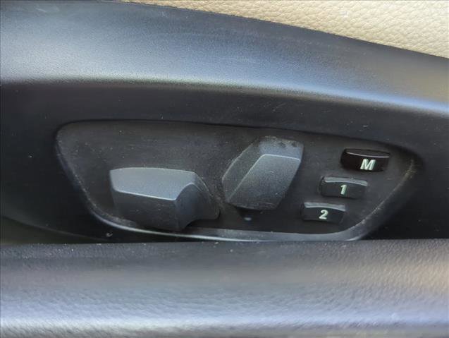 Used 2012 BMW 335i Convertible image 11