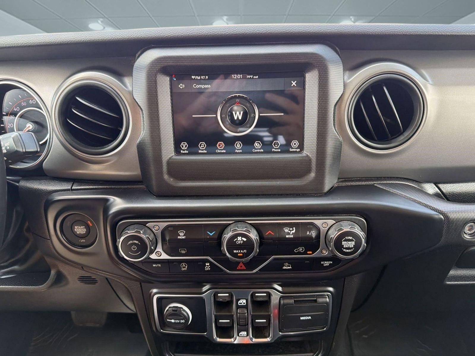 Used 2022 Jeep Gladiator Willys AWD/4WD image 28