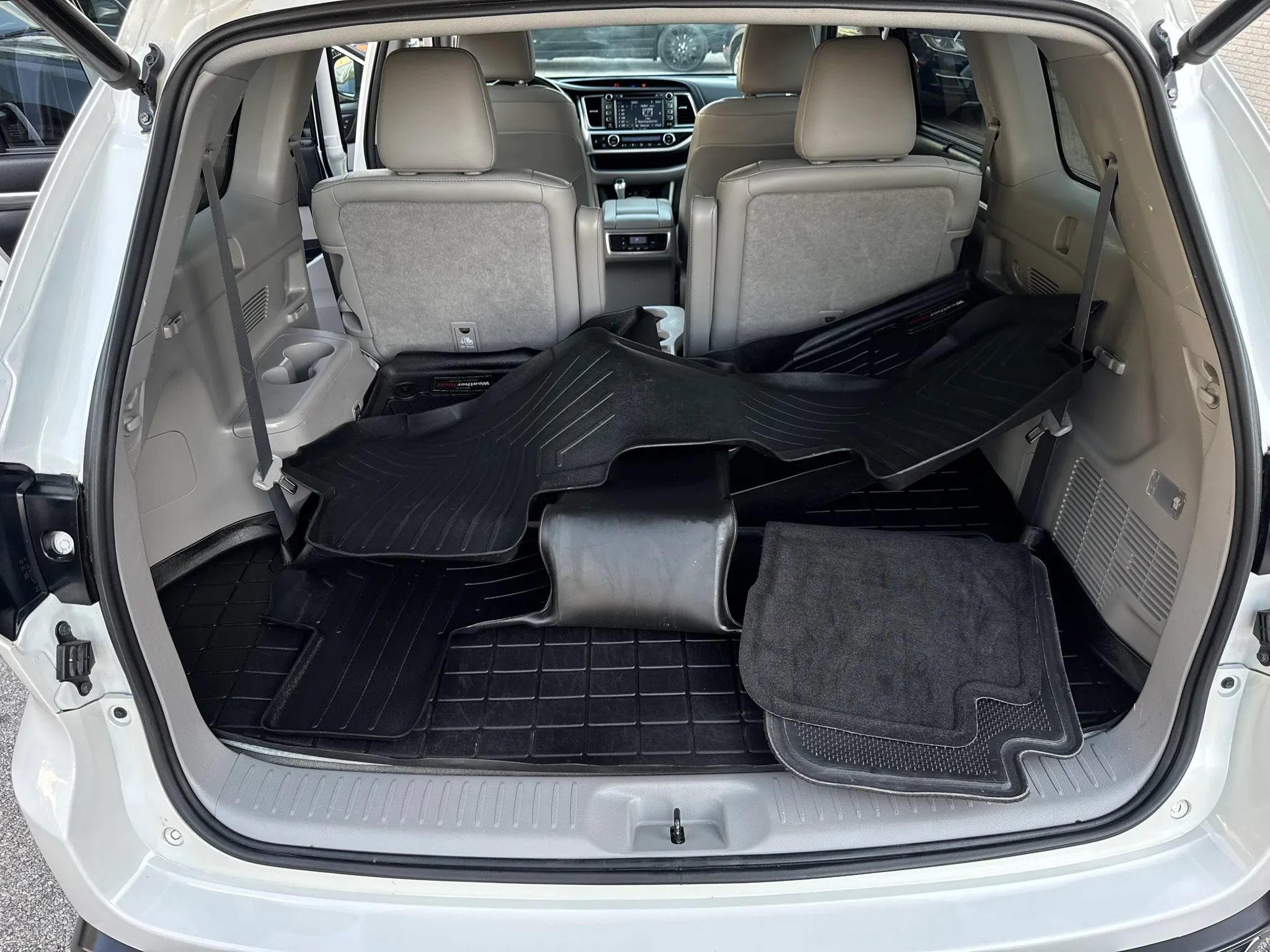 Used 2019 Toyota Highlander Limited FWD image 32