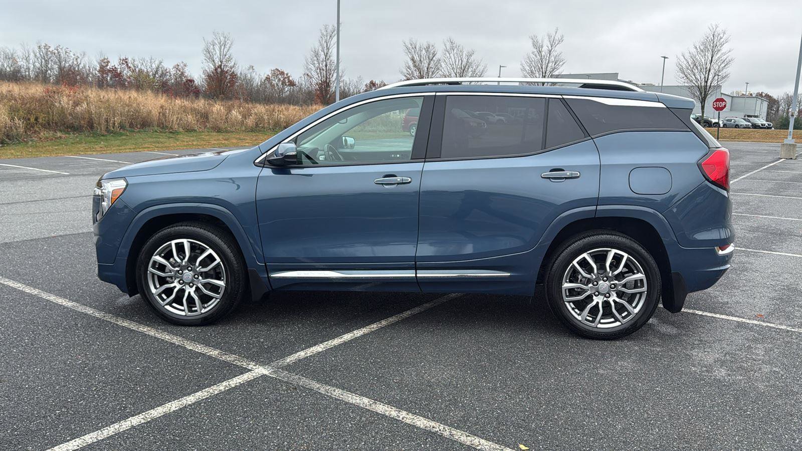 Used 2024 GMC Terrain Denali w/ Denali Premium Package image 12