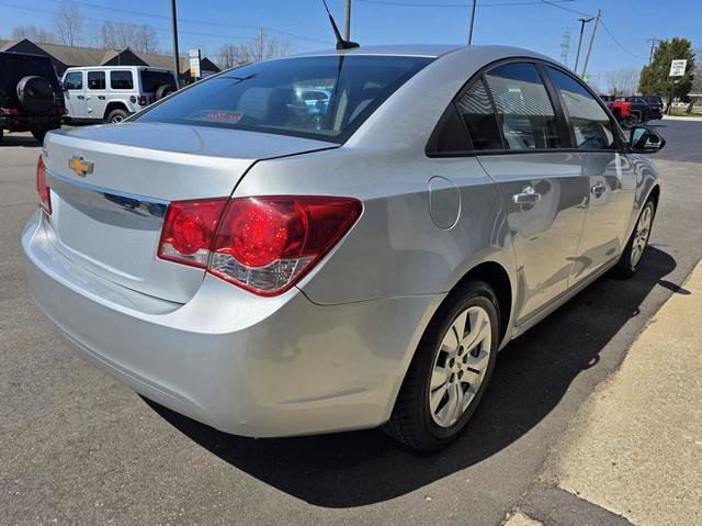 Used 2014 Chevrolet Cruze LS image 7