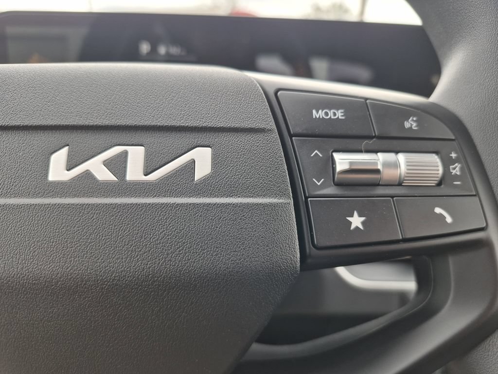 New 2026 Kia K4 FWD image 18
