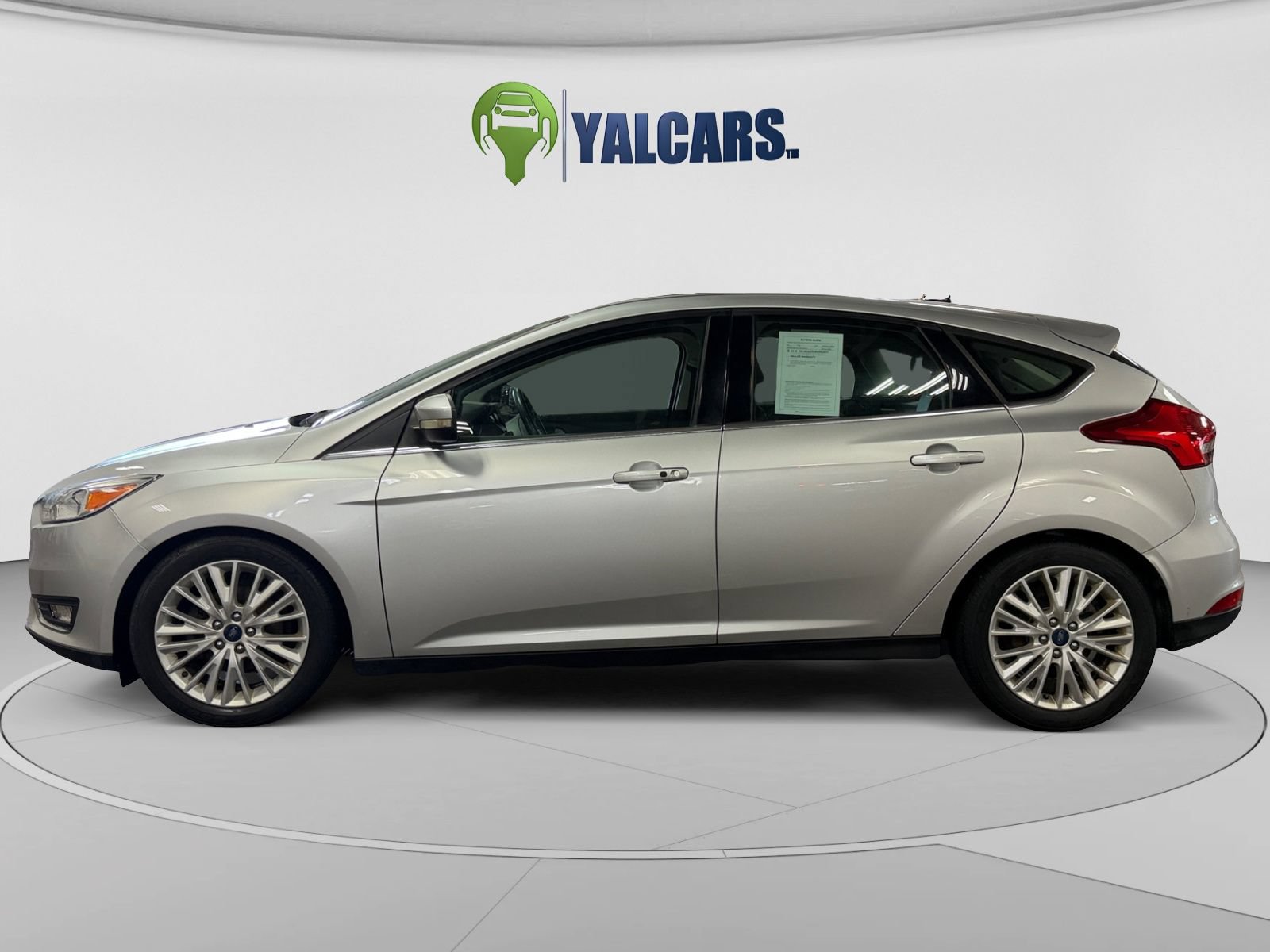 Used 2018 Ford Focus Titanium FWD image 2