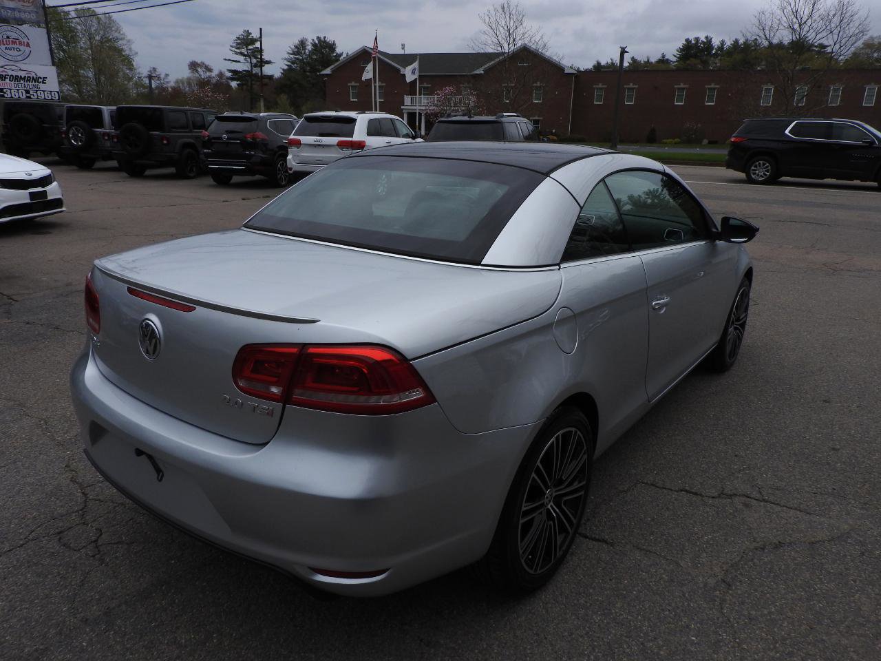 Used 2013 Volkswagen Eos FWD image 7