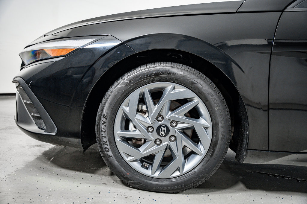 Certified 2024 Hyundai Elantra SEL FWD image 14