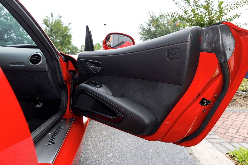 Used 2017 Dodge Viper GTC RWD image 12