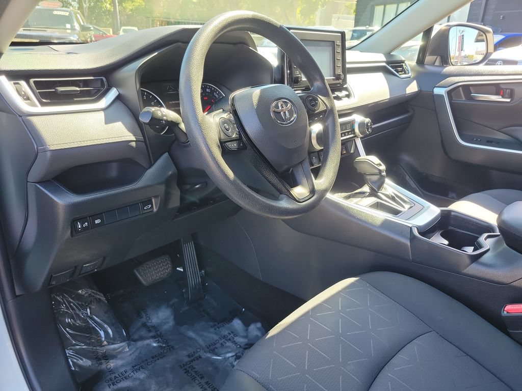 Used 2019 Toyota RAV4 XLE w/ Convenience Package FWD image 23