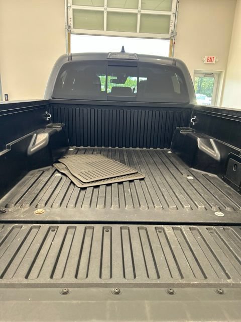 Used 2020 Toyota Tacoma TRD Off-Road AWD/4WD image 6