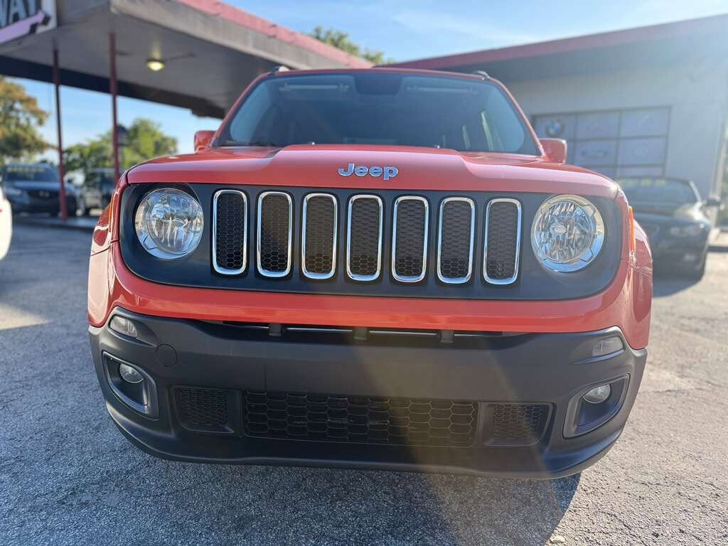 Used 2015 Jeep Renegade Latitude w/ Popular Equipment Group AWD/4WD image 8