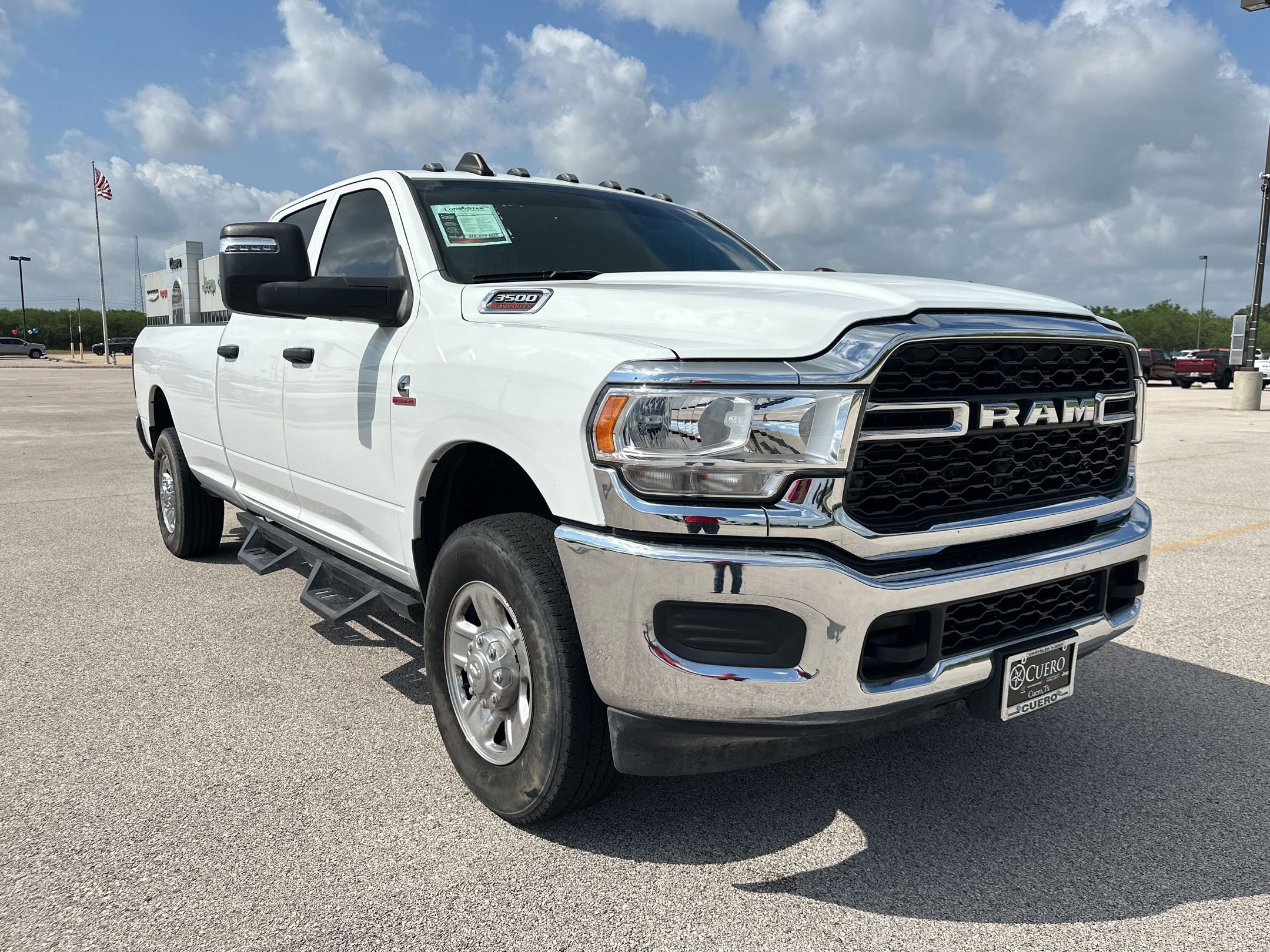 Used 2024 RAM 3500 Tradesman w/ Chrome Appearance Group AWD/4WD image 7