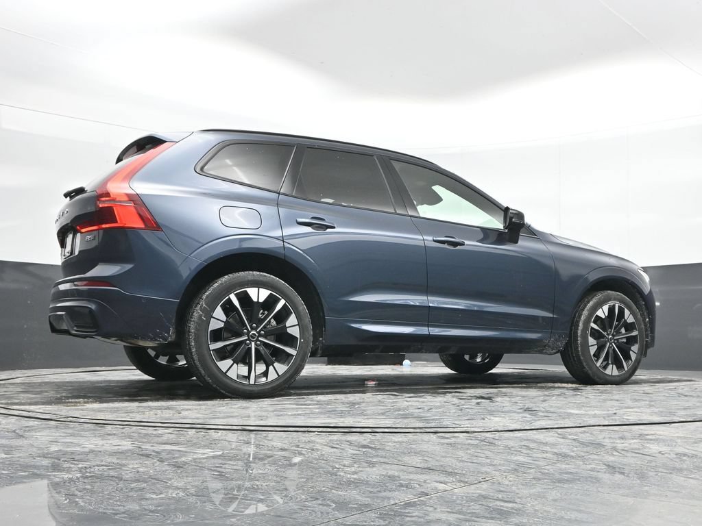 New 2026 Volvo XC60 B5 Plus w/ Protection Package Premier AWD/4WD image 37