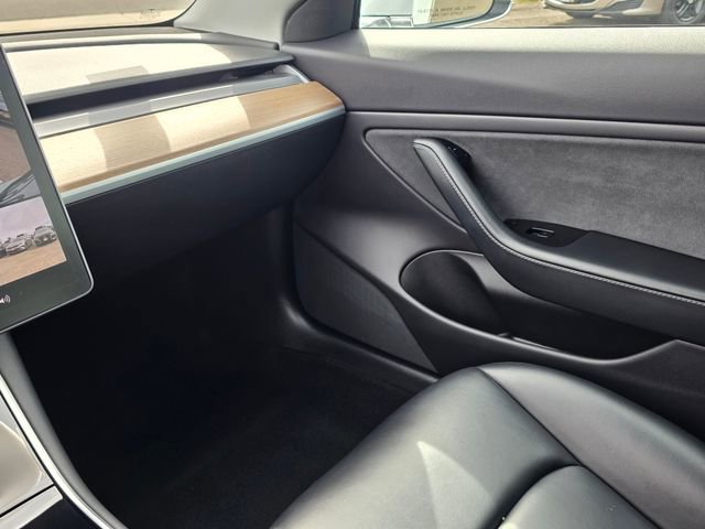 Used 2019 Tesla Model 3 Standard Range Plus image 31