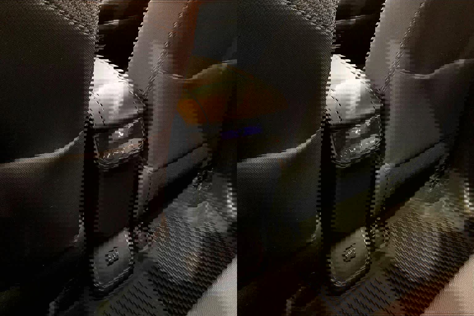 Used 2021 Toyota Highlander L image 36