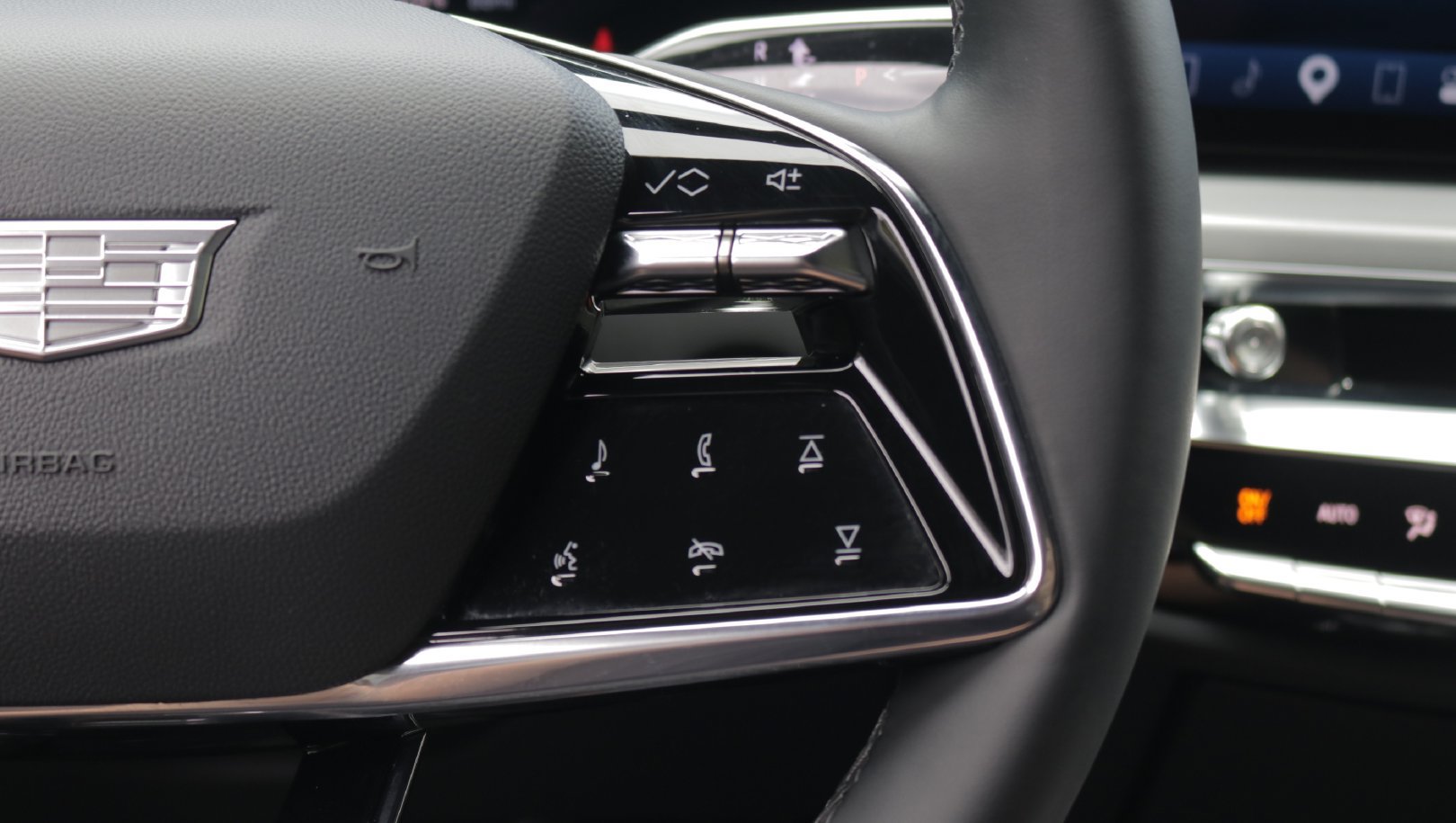 Certified 2025 Cadillac Lyriq Luxury RWD image 21