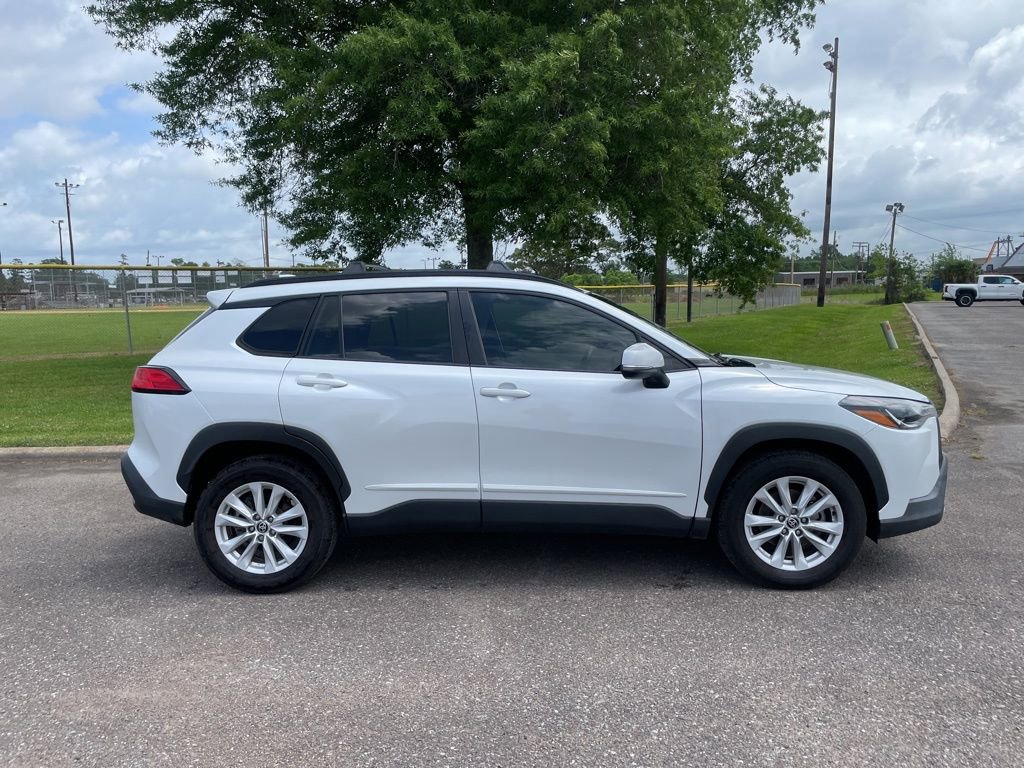 Used 2022 Toyota Corolla Cross LE image 12
