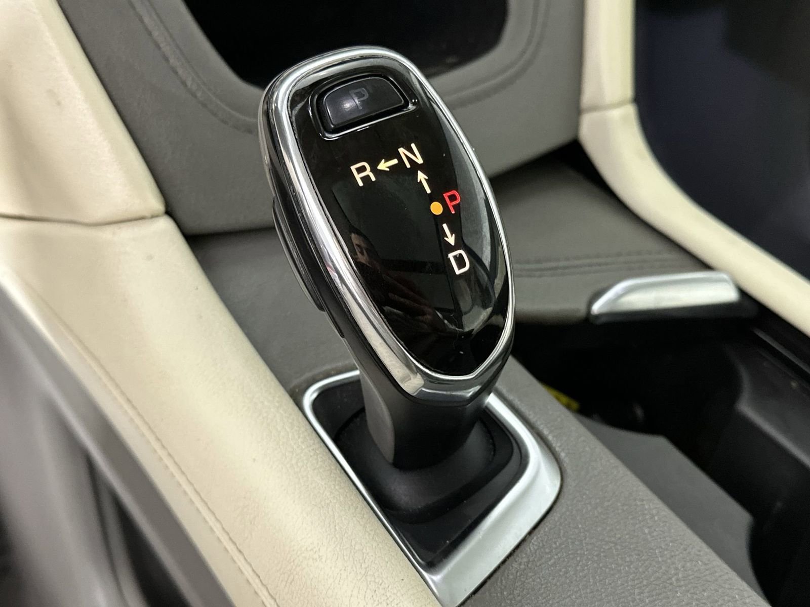 Used 2018 Cadillac XT5 Luxury w/ Driver Awareness Package image 24