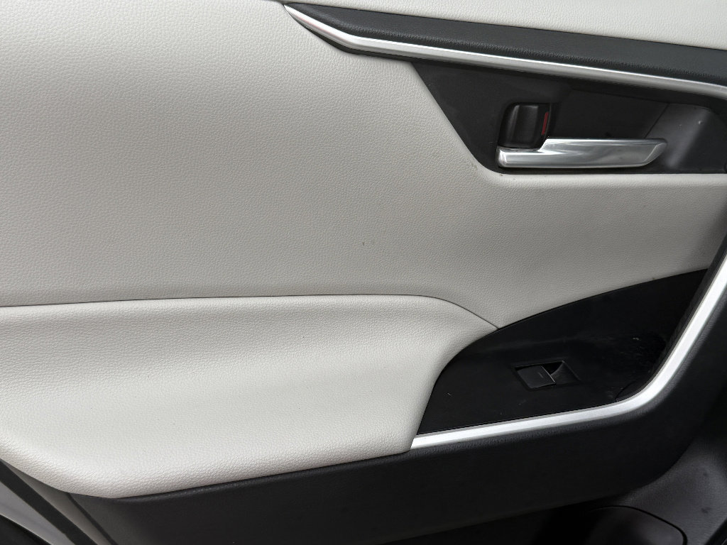 Used 2023 Toyota RAV4 XLE Premium FWD image 23