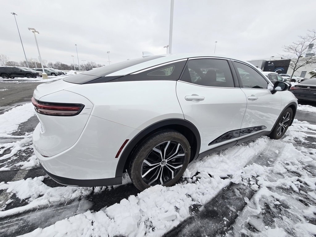 Used 2023 Toyota Crown Limited image 8