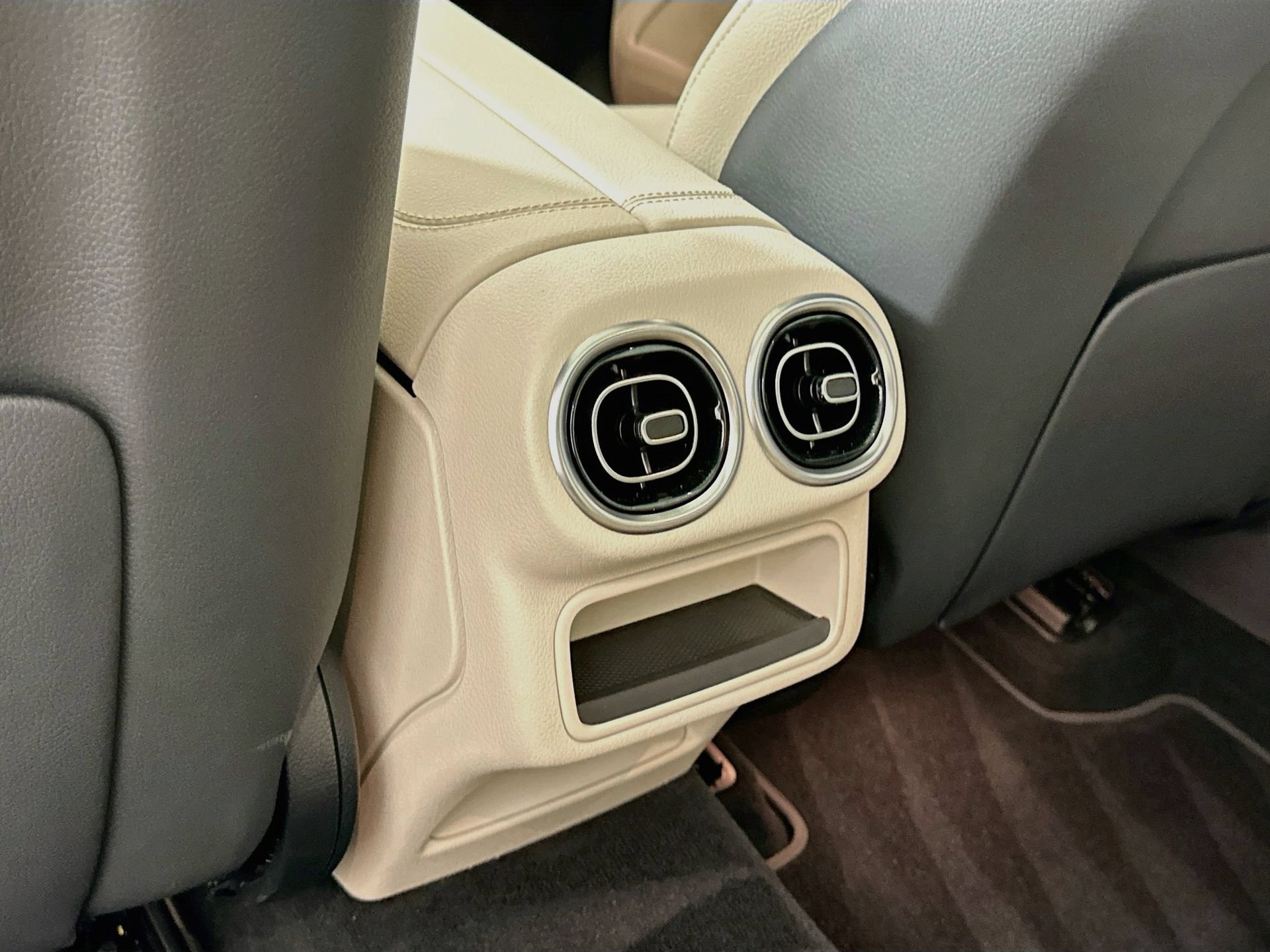Certified 2026 Mercedes-Benz GLC 300 image 29